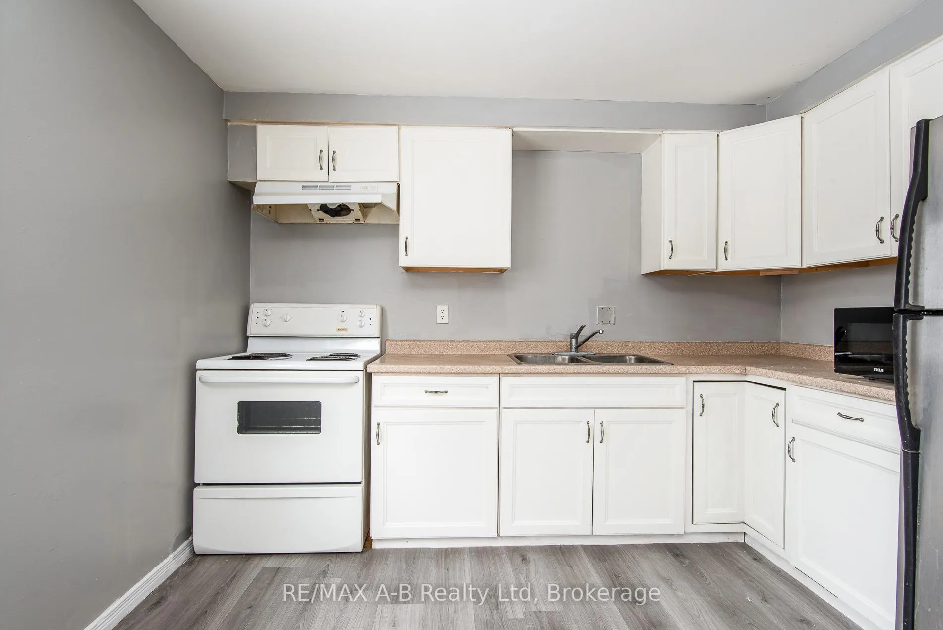 Photo 19 of 72 Crehan Crescent, Stratford — HOMEH
