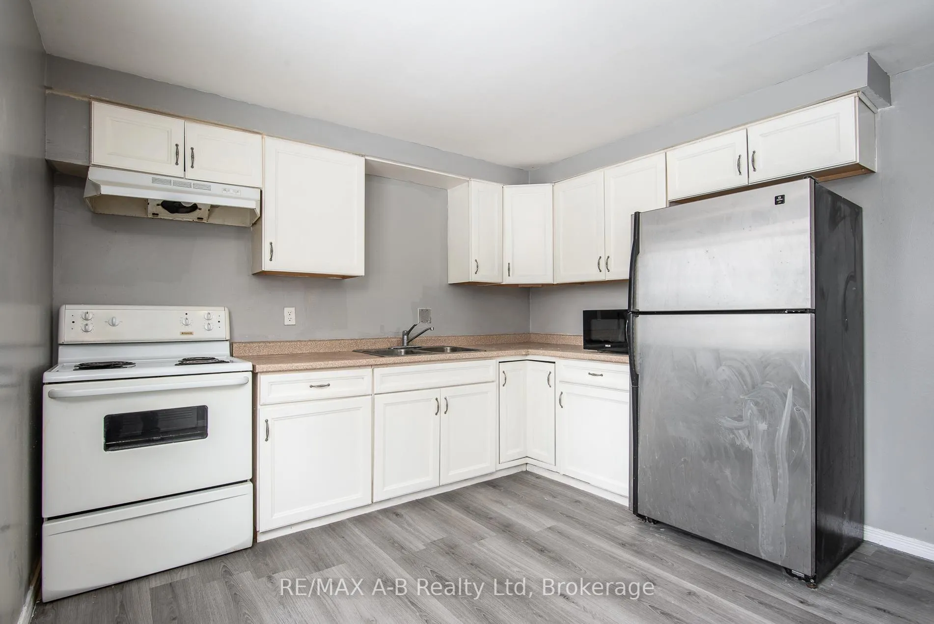 Photo 20 of 72 Crehan Crescent, Stratford — HOMEH