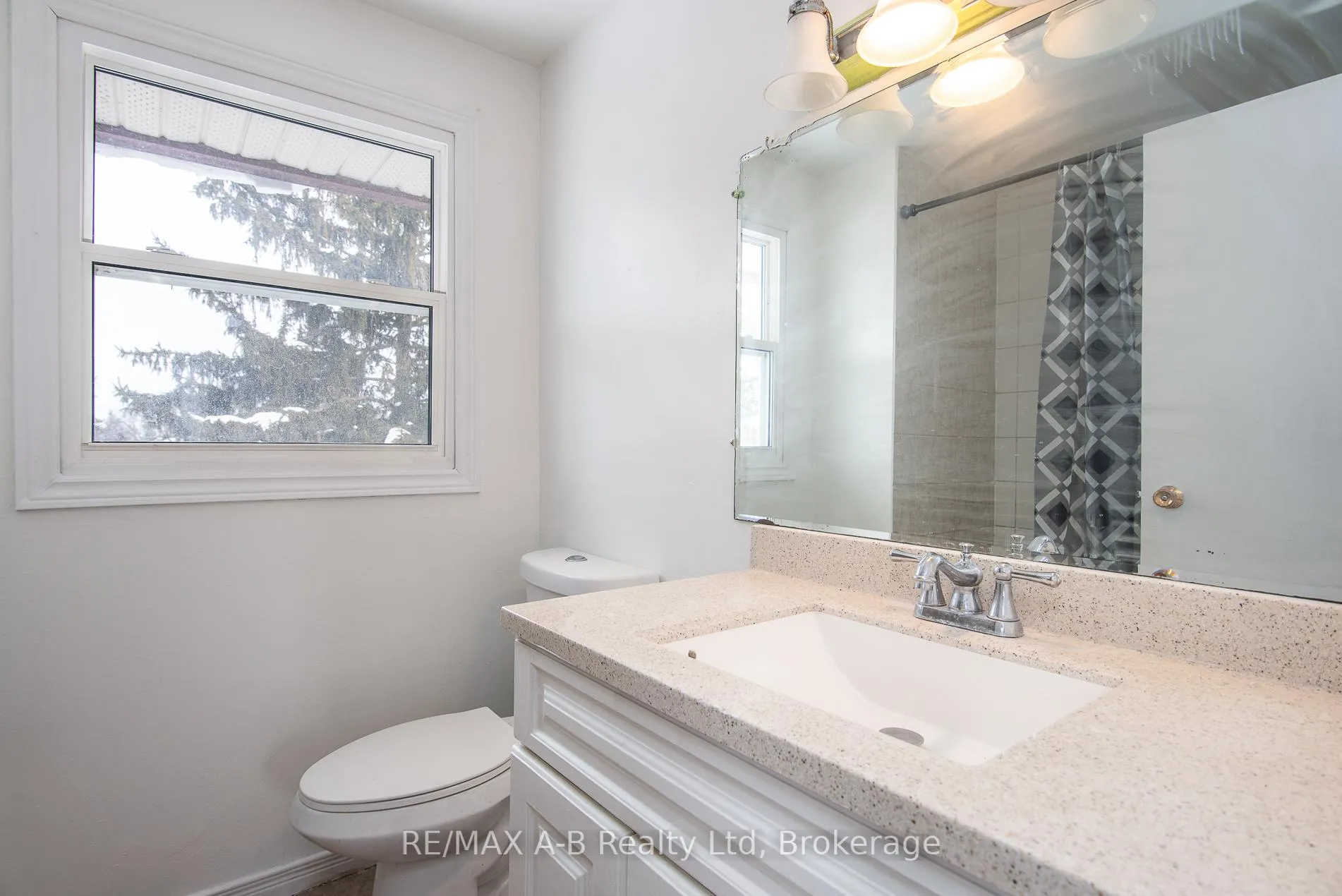 Photo 25 of 72 Crehan Crescent, Stratford — HOMEH