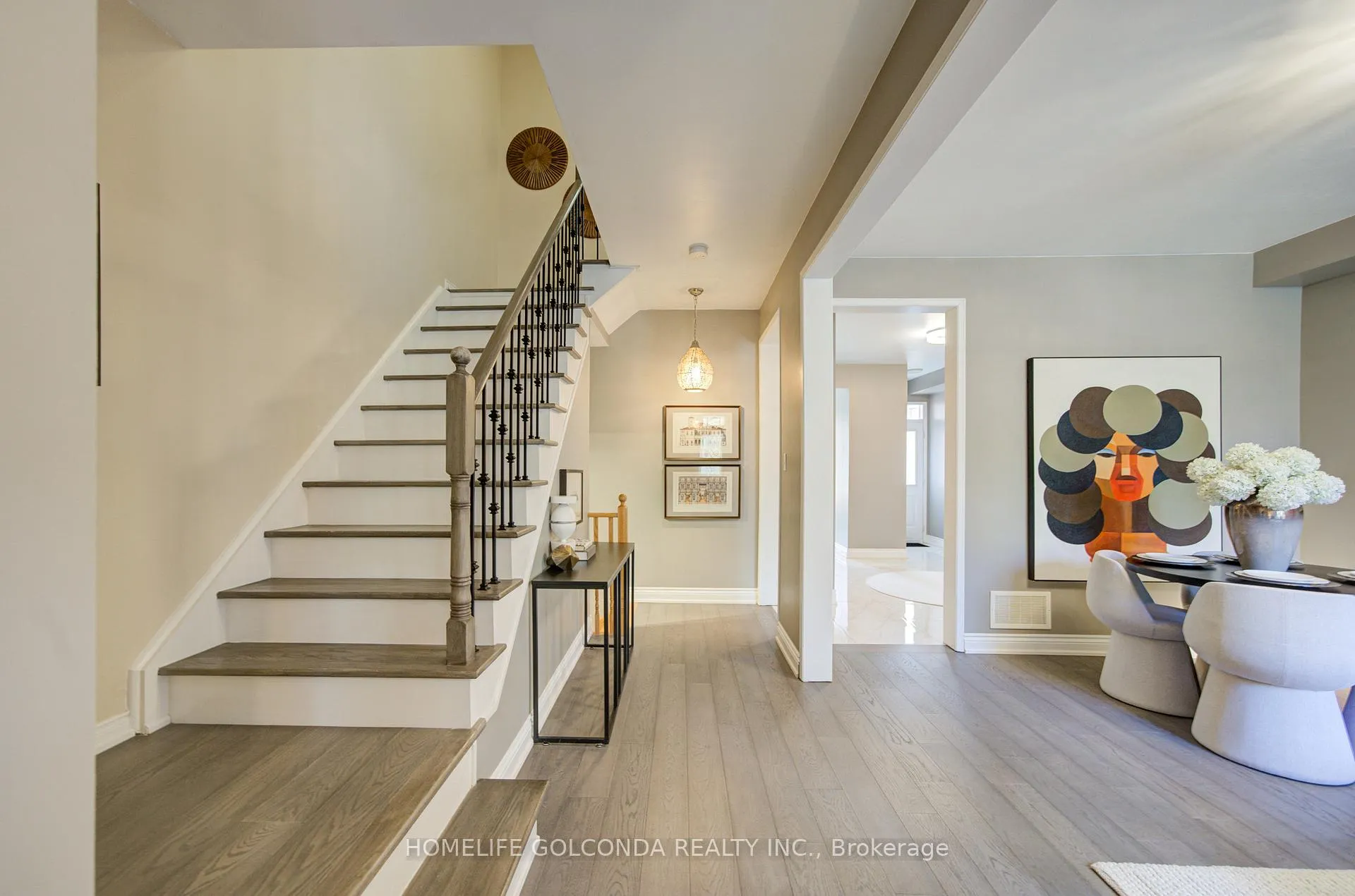 Photo 3 of 27 Lindcrest Manor, Markham, Cornell — HOMEH