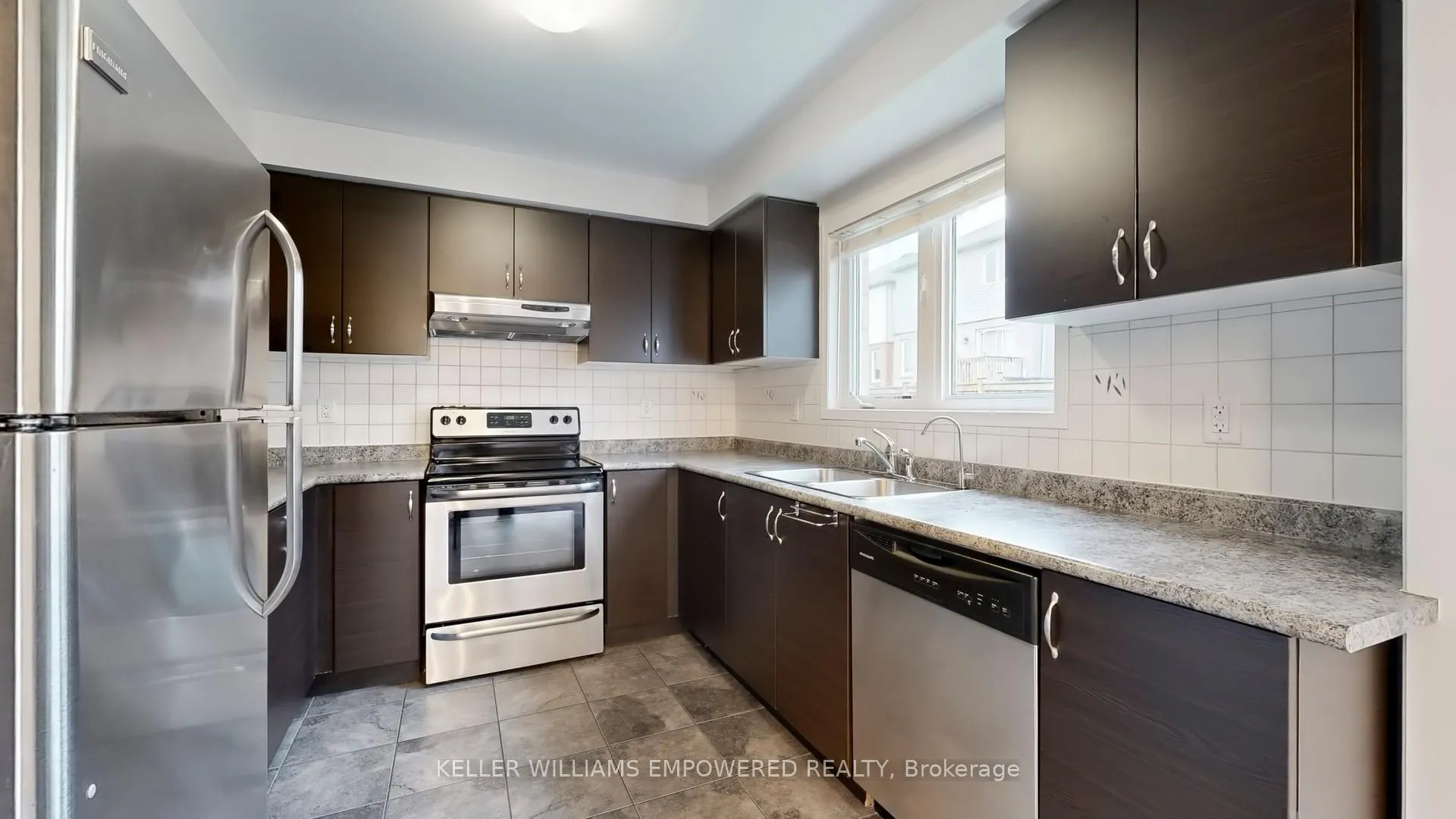 Photo 18 of 1109 Schooling Drive, Oshawa, Taunton — HOMEH