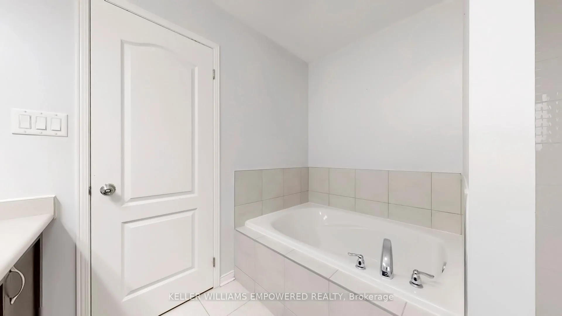 Photo 34 of 1109 Schooling Drive, Oshawa, Taunton — HOMEH