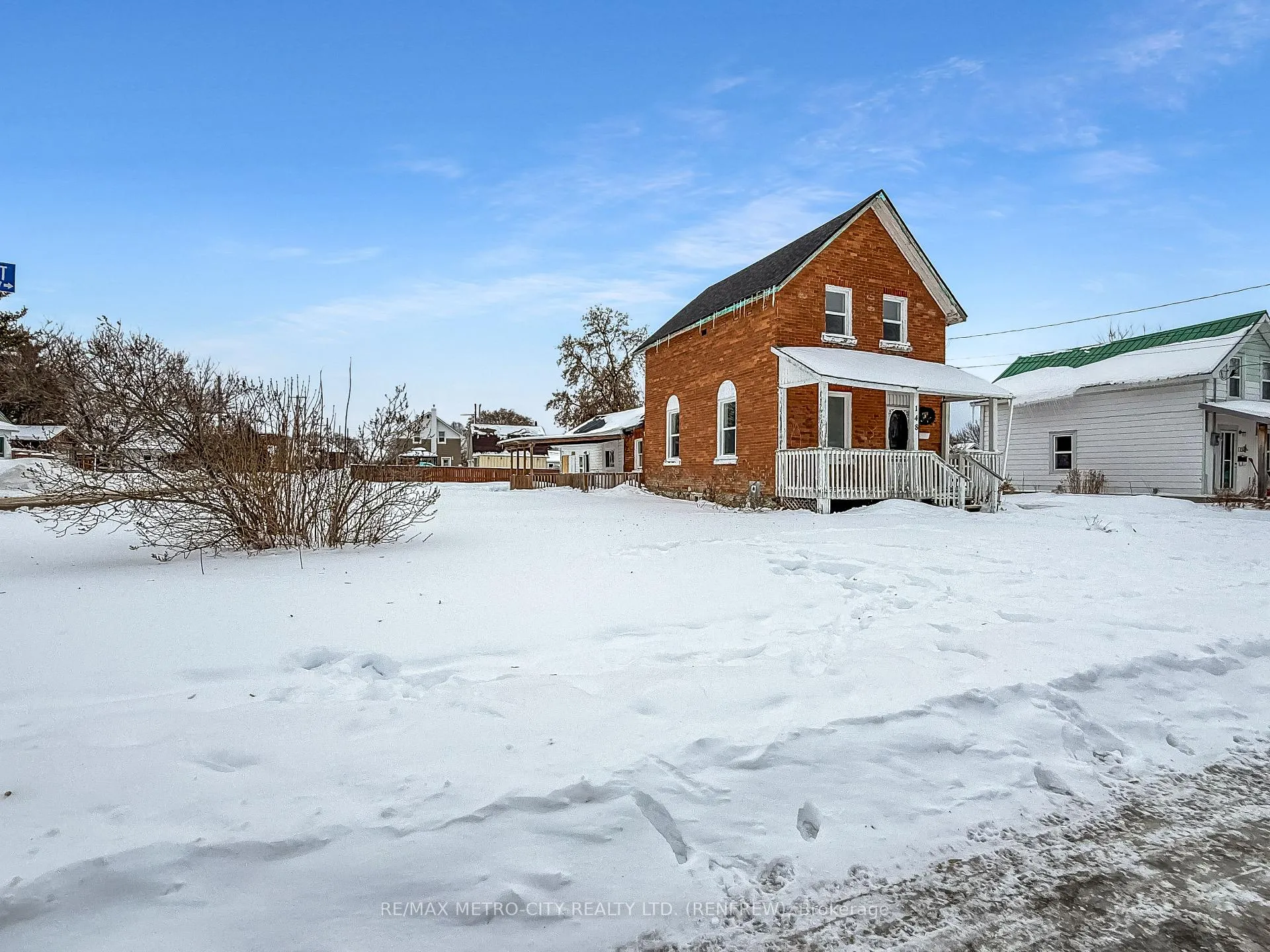 Photo 2 of 148 Farewell Street, Renfrew — HOMEH