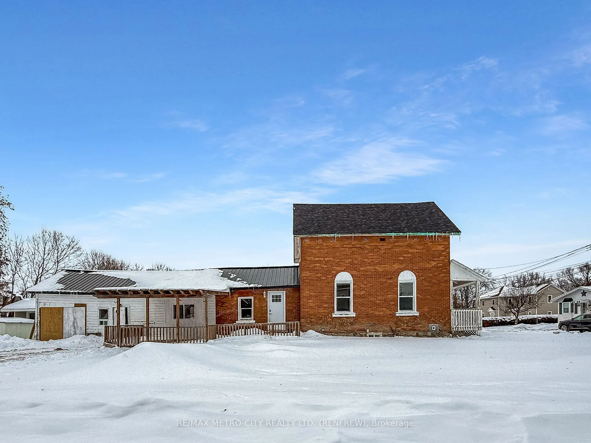 Photo 3 of 148 Farewell Street, Renfrew — HOMEH