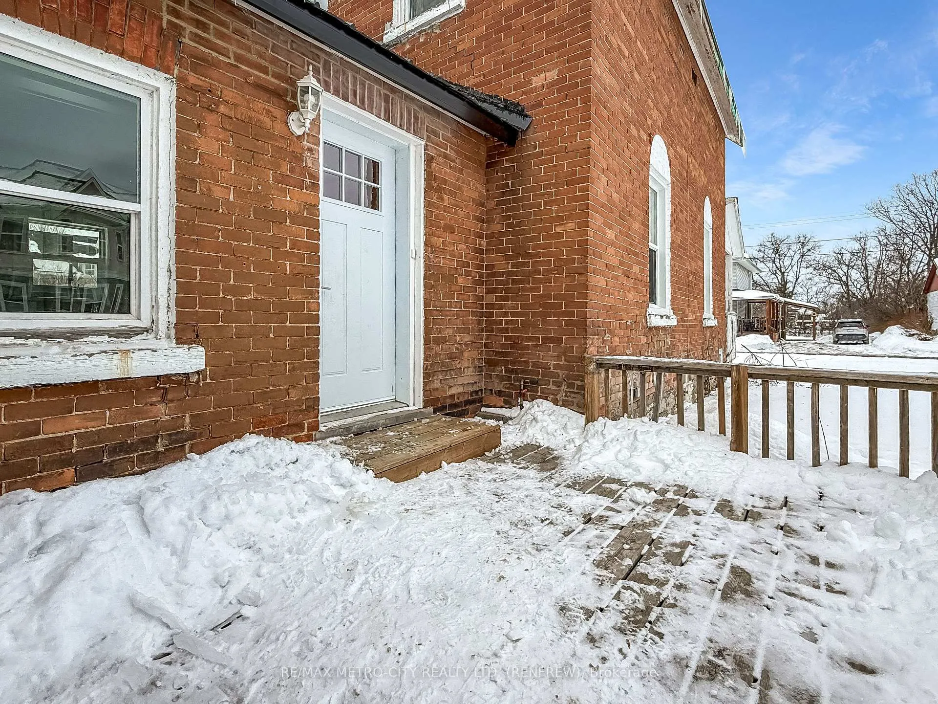 Photo 4 of 148 Farewell Street, Renfrew — HOMEH