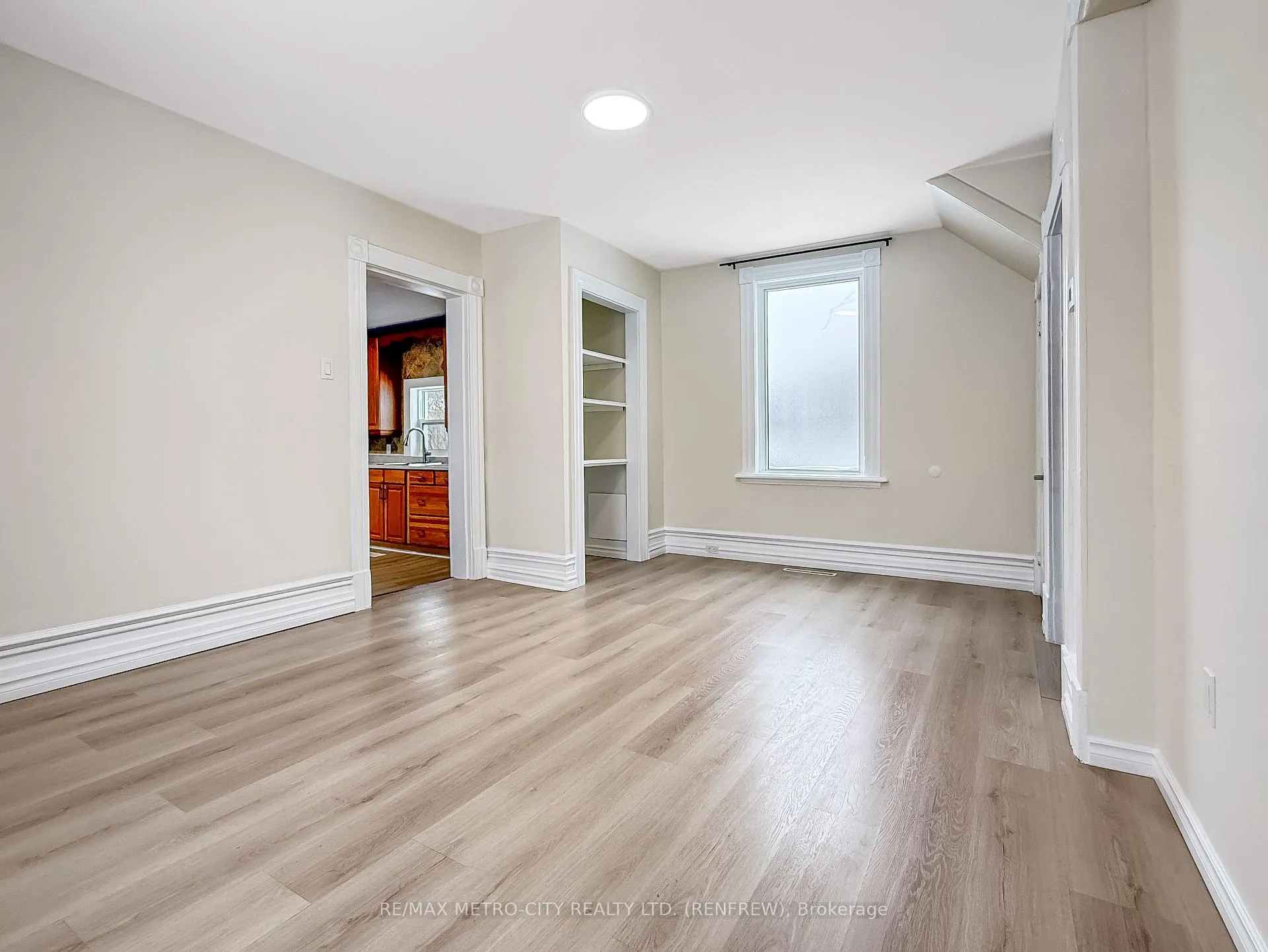 Photo 7 of 148 Farewell Street, Renfrew — HOMEH