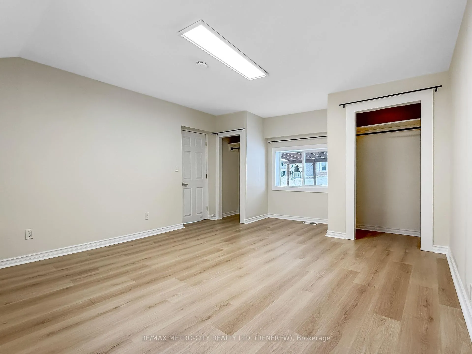 Photo 12 of 148 Farewell Street, Renfrew — HOMEH