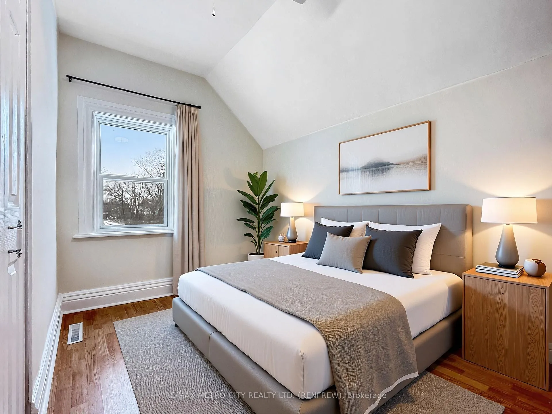Photo 15 of 148 Farewell Street, Renfrew — HOMEH