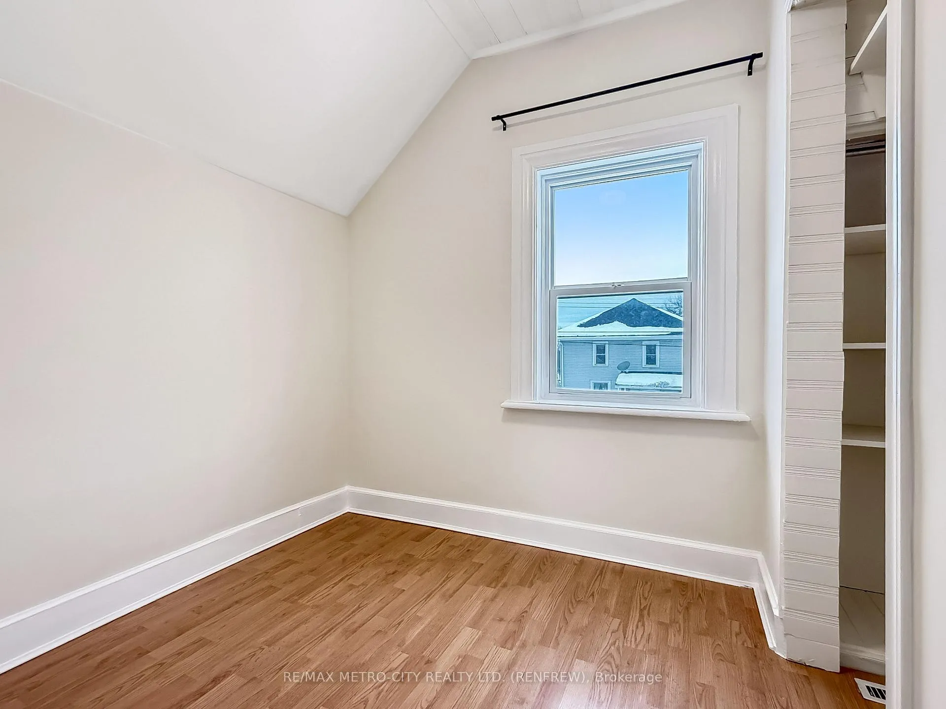 Photo 18 of 148 Farewell Street, Renfrew — HOMEH