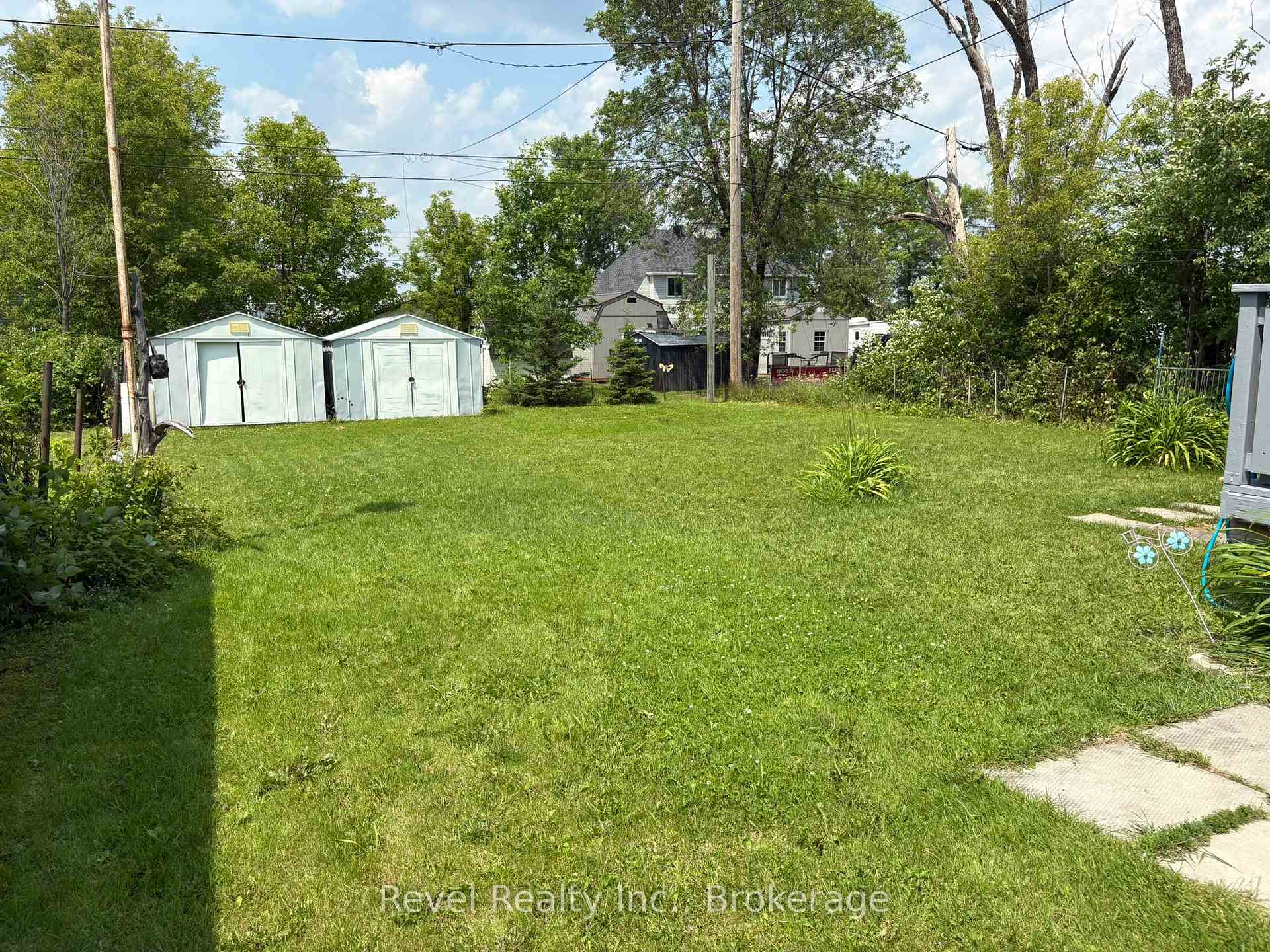 Photo 7 of 31 Cain Avenue, Kapuskasing — HOMEH