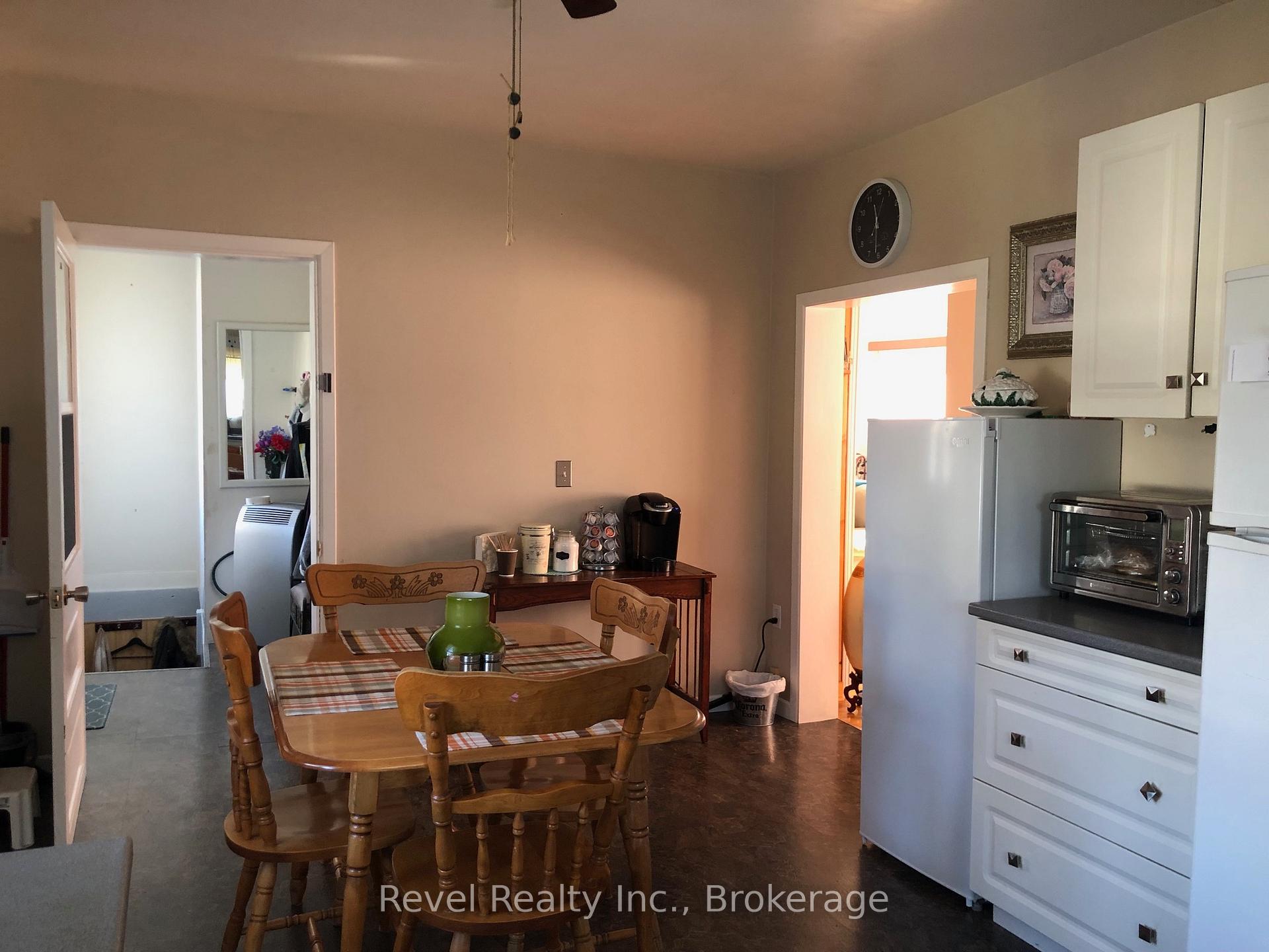 Photo 9 of 31 Cain Avenue, Kapuskasing — HOMEH