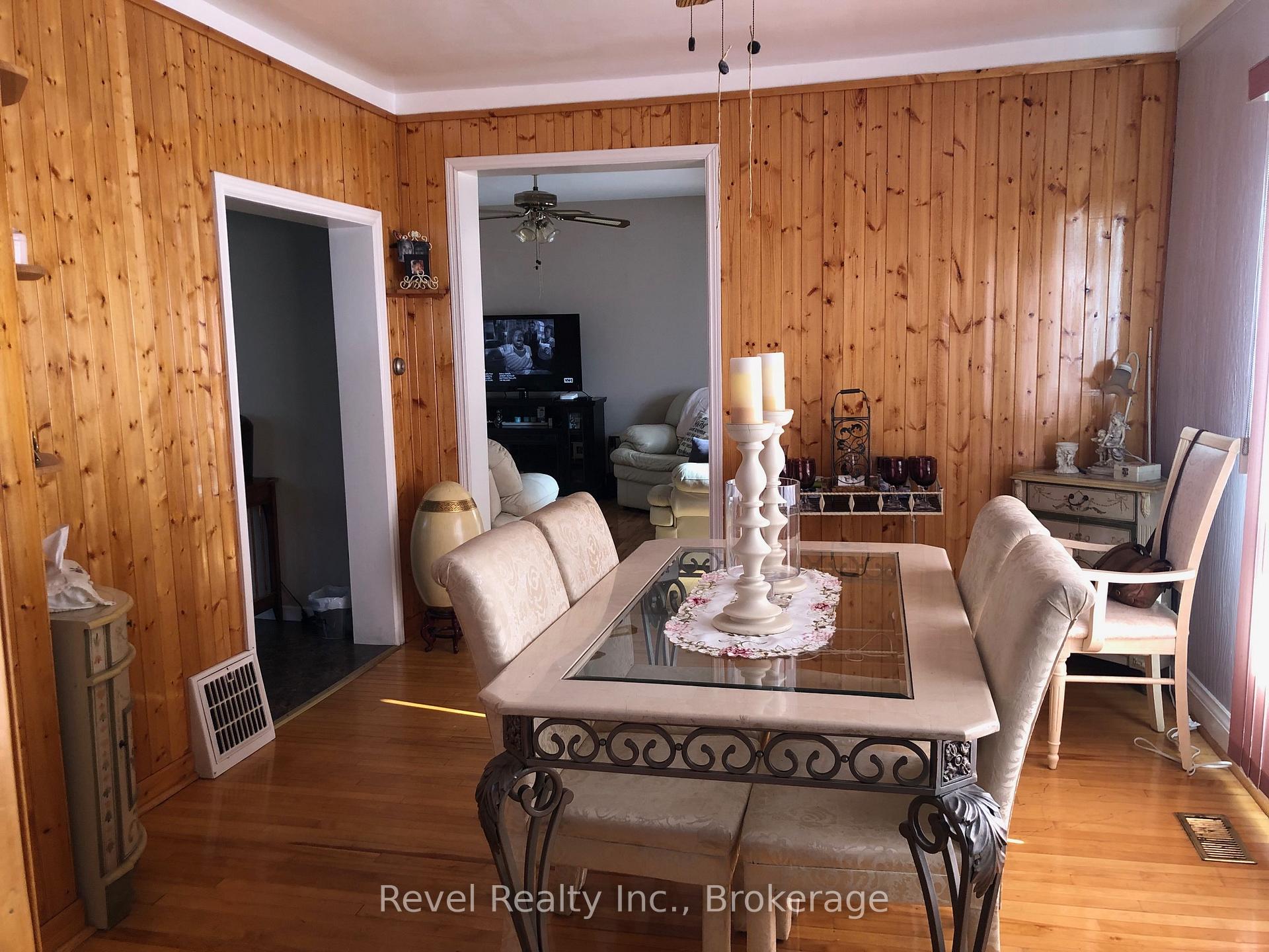 Photo 15 of 31 Cain Avenue, Kapuskasing — HOMEH