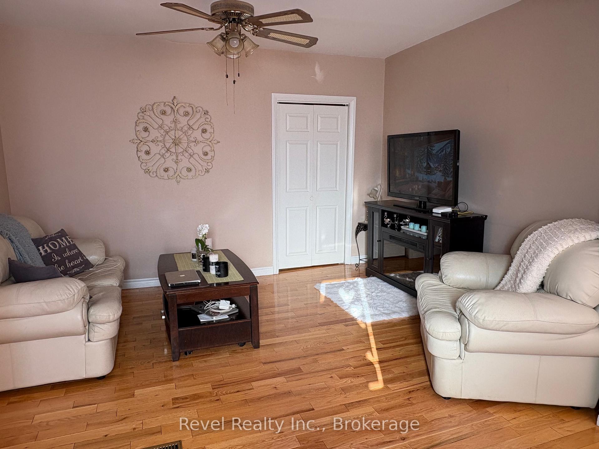 Photo 16 of 31 Cain Avenue, Kapuskasing — HOMEH