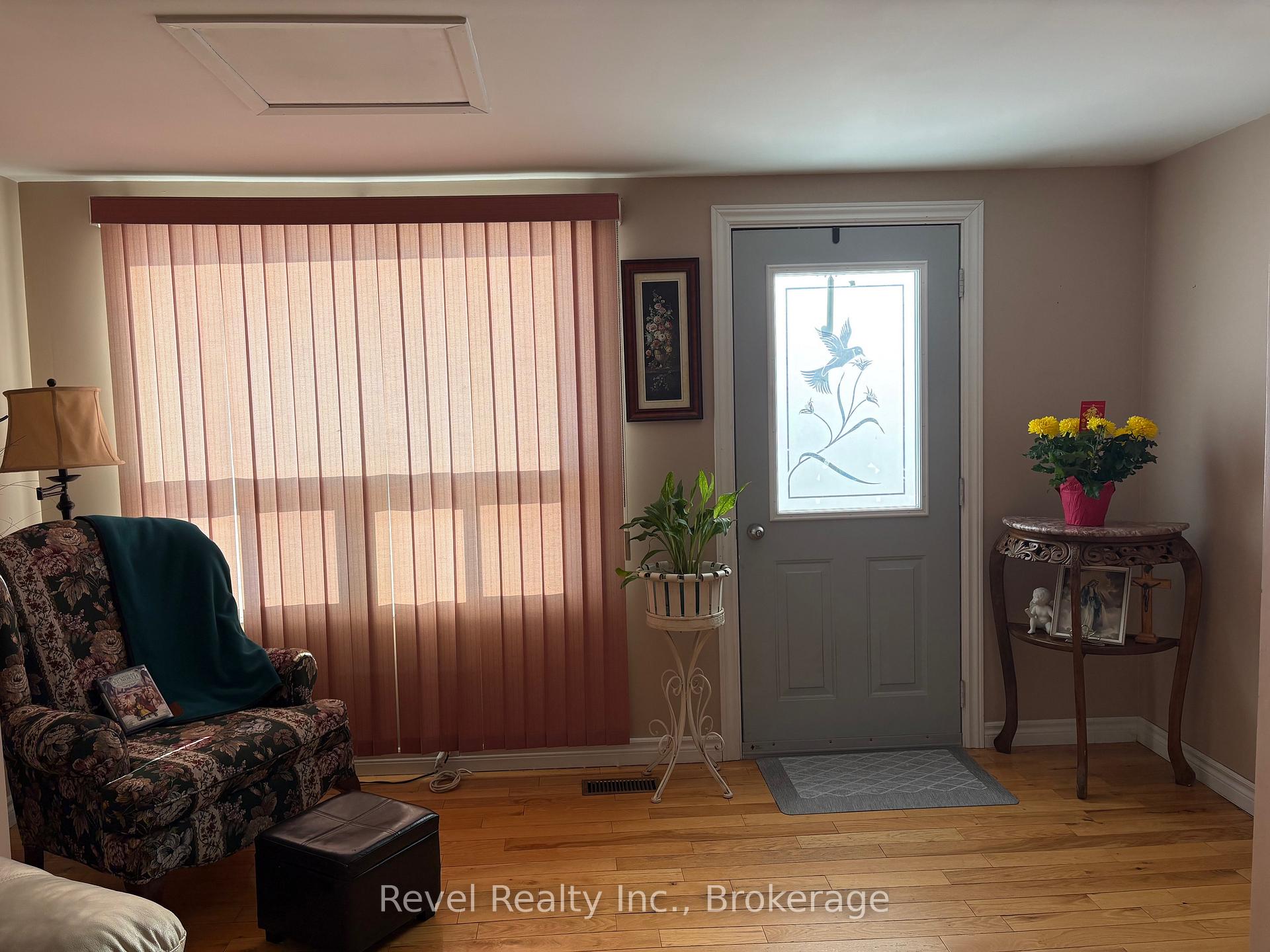 Photo 18 of 31 Cain Avenue, Kapuskasing — HOMEH