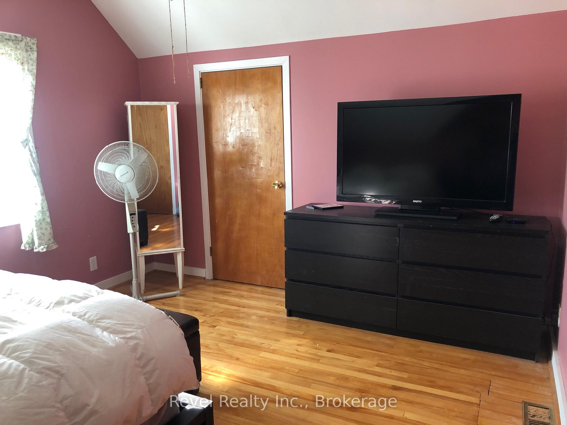 Photo 23 of 31 Cain Avenue, Kapuskasing — HOMEH