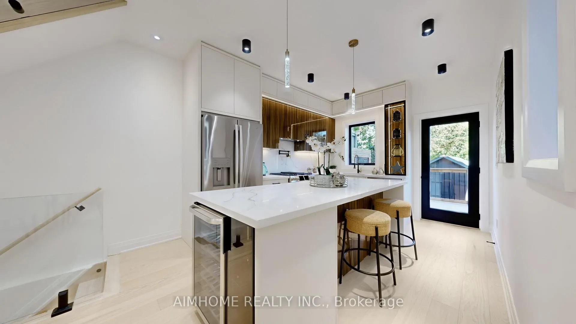Photo 13 of 38 Sparkhall Avenue, Toronto, North Riverdale — HOMEH