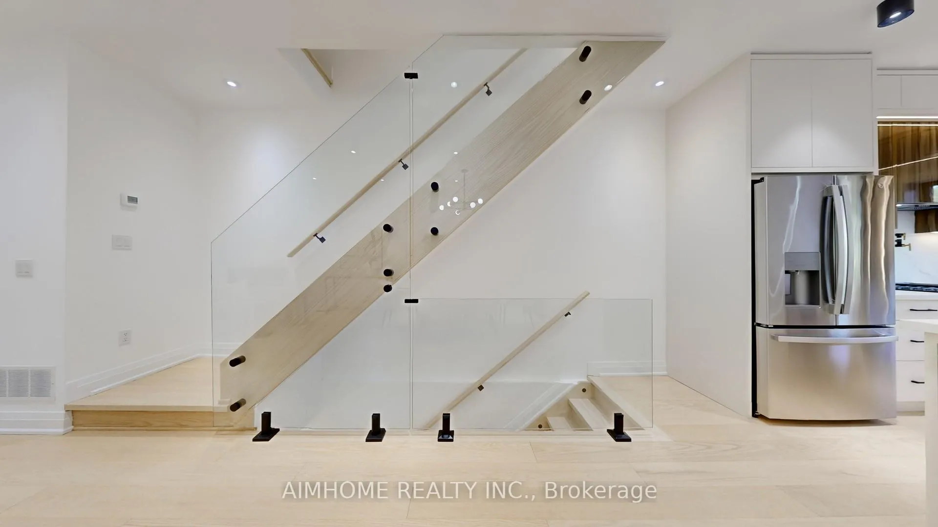 Photo 15 of 38 Sparkhall Avenue, Toronto, North Riverdale — HOMEH
