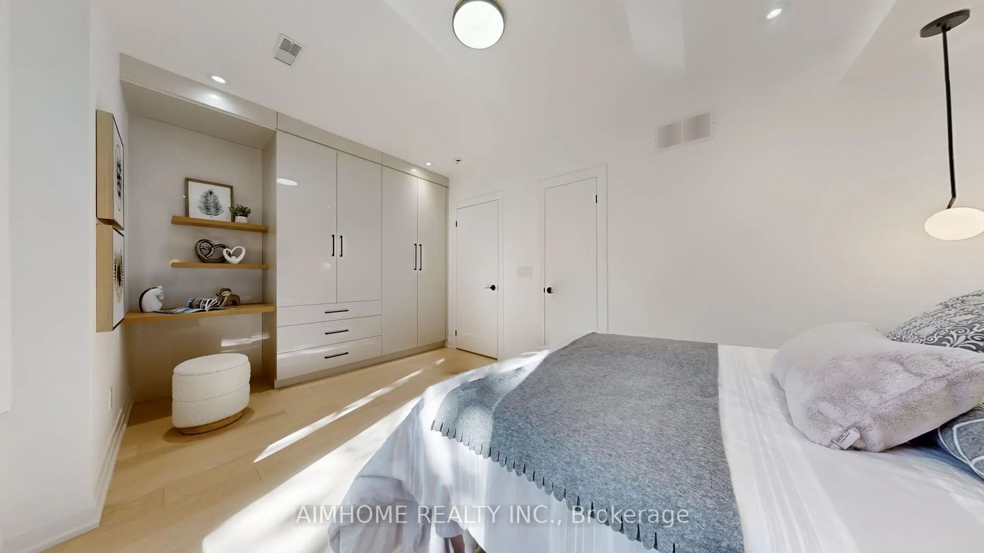 Photo 17 of 38 Sparkhall Avenue, Toronto, North Riverdale — HOMEH