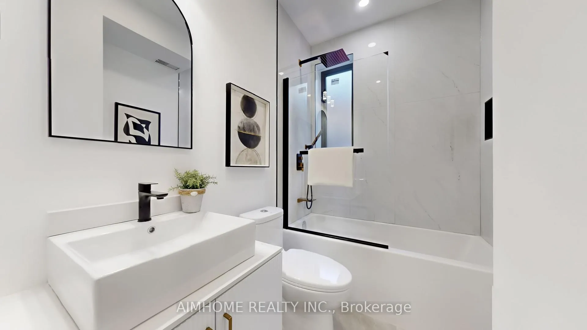 Photo 21 of 38 Sparkhall Avenue, Toronto, North Riverdale — HOMEH
