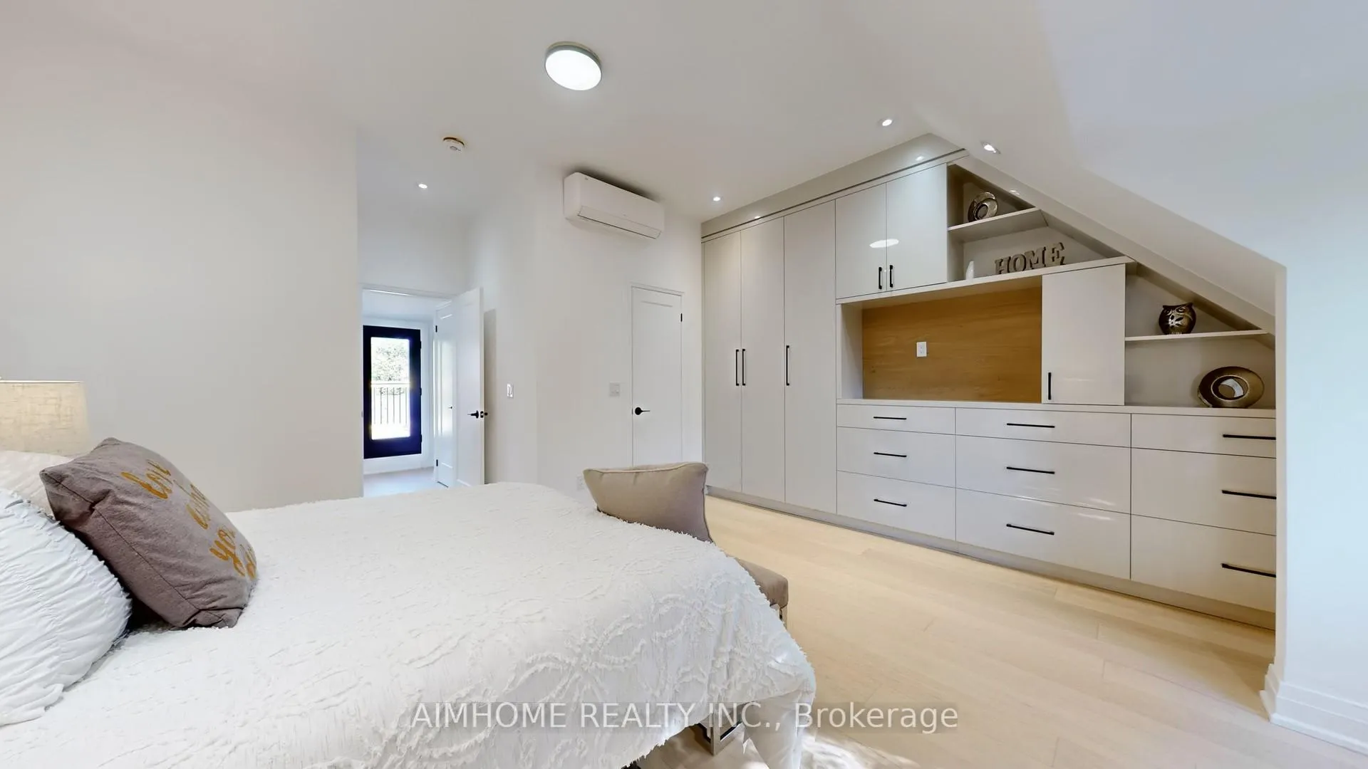 Photo 27 of 38 Sparkhall Avenue, Toronto, North Riverdale — HOMEH