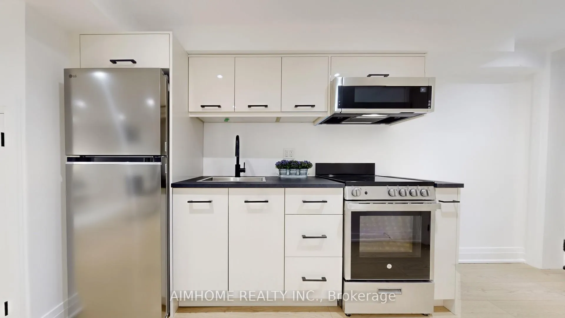 Photo 33 of 38 Sparkhall Avenue, Toronto, North Riverdale — HOMEH