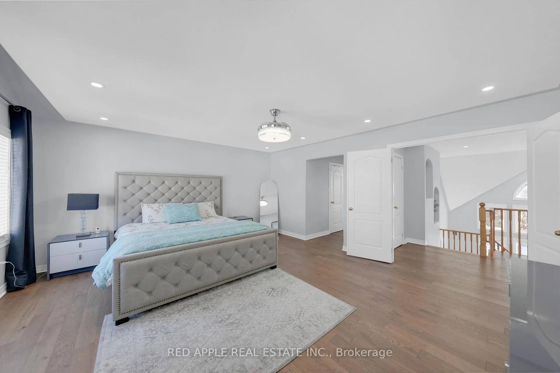 Photo 15 of 8 Strathmore Place, Barrie, Innis-Shore — HOMEH