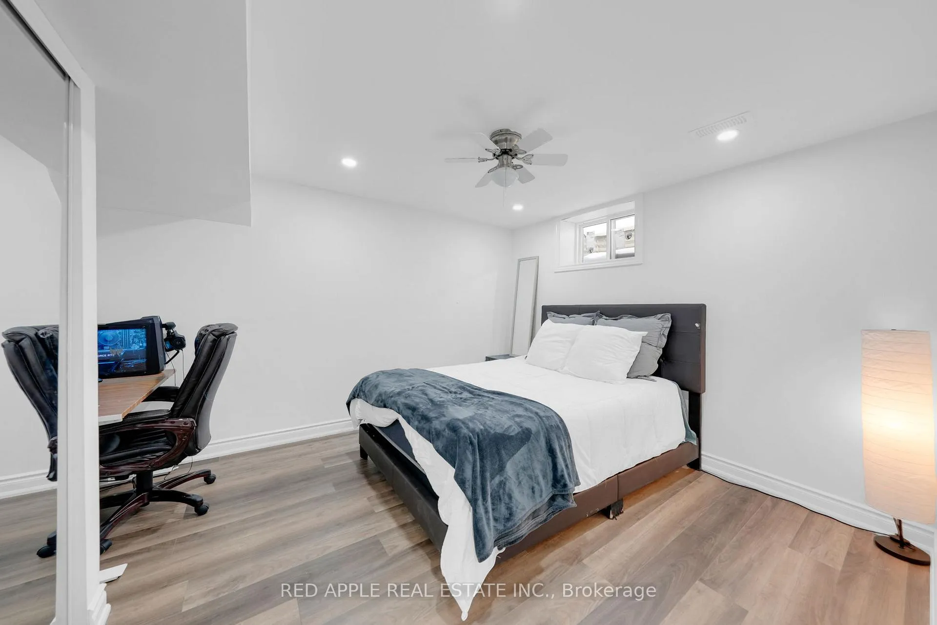 Photo 27 of 8 Strathmore Place, Barrie, Innis-Shore — HOMEH