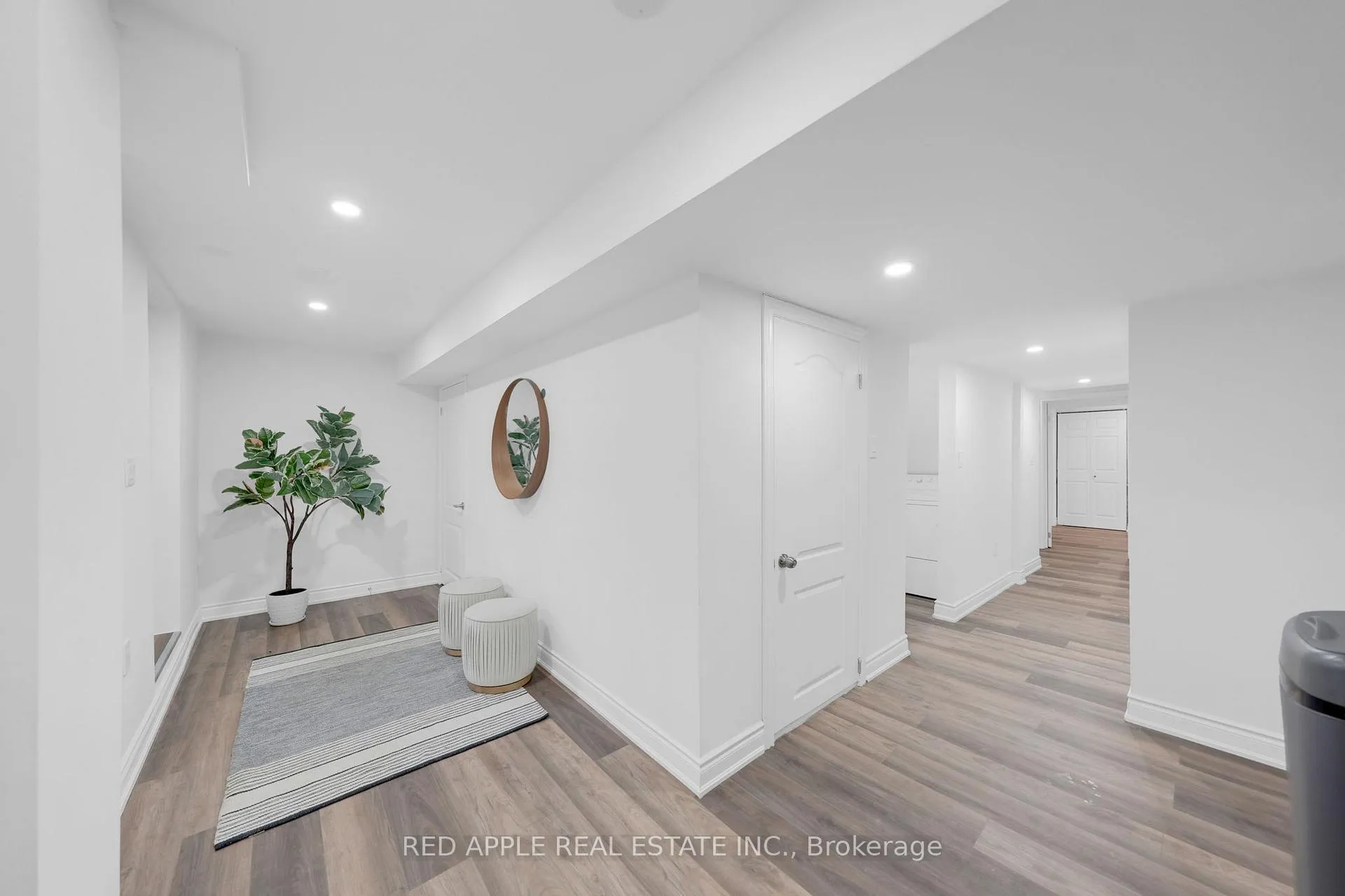 Photo 30 of 8 Strathmore Place, Barrie, Innis-Shore — HOMEH