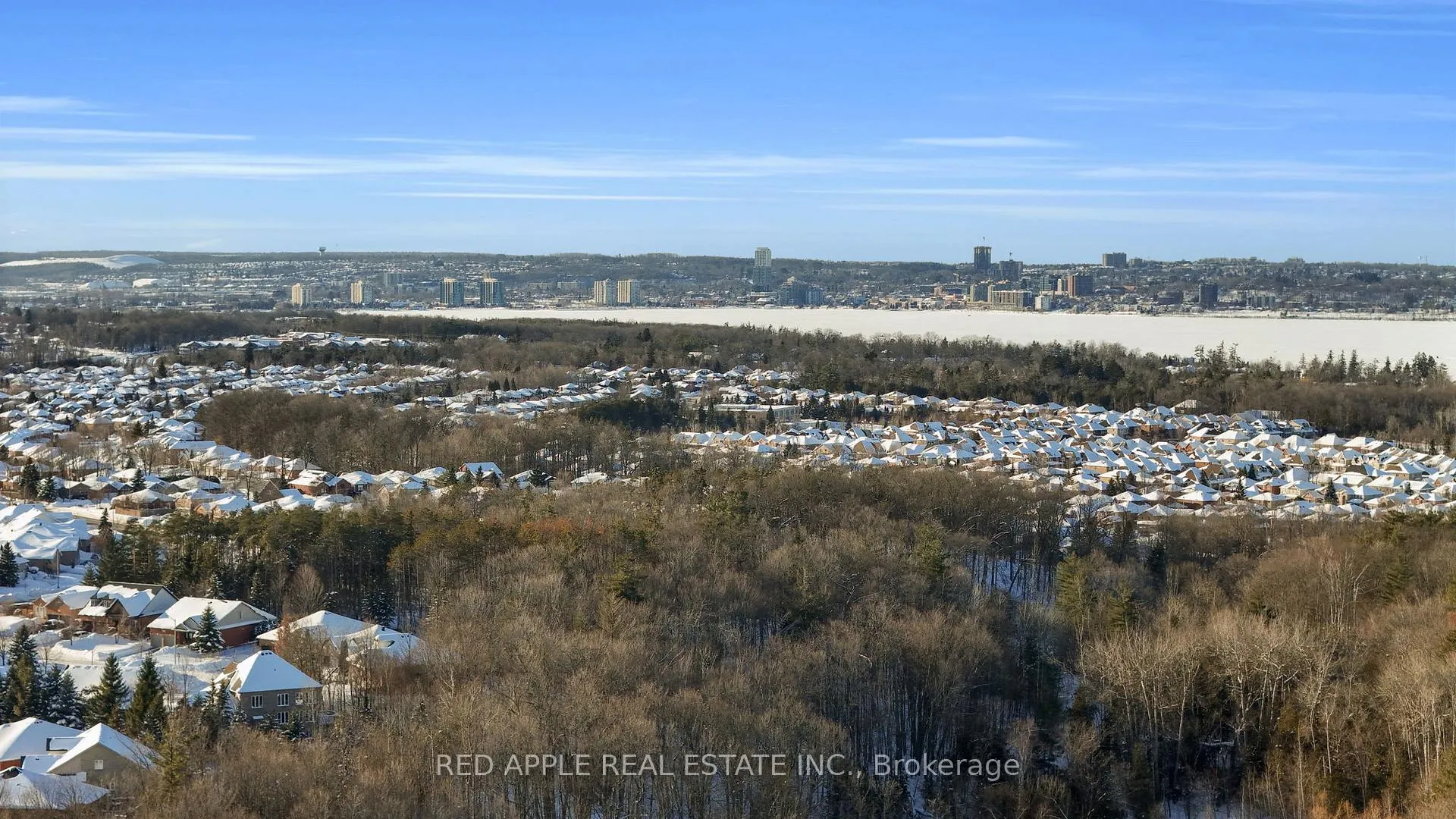 Photo 34 of 8 Strathmore Place, Barrie, Innis-Shore — HOMEH