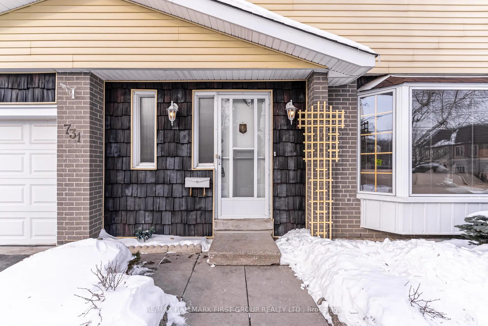 Photo 4 of 731 Breezy Drive, Pickering, West Shore — HOMEH