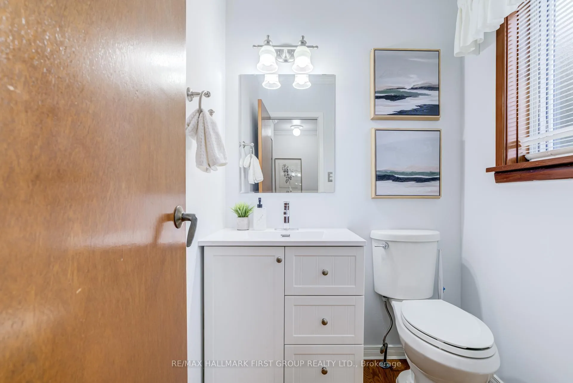 Photo 11 of 731 Breezy Drive, Pickering, West Shore — HOMEH