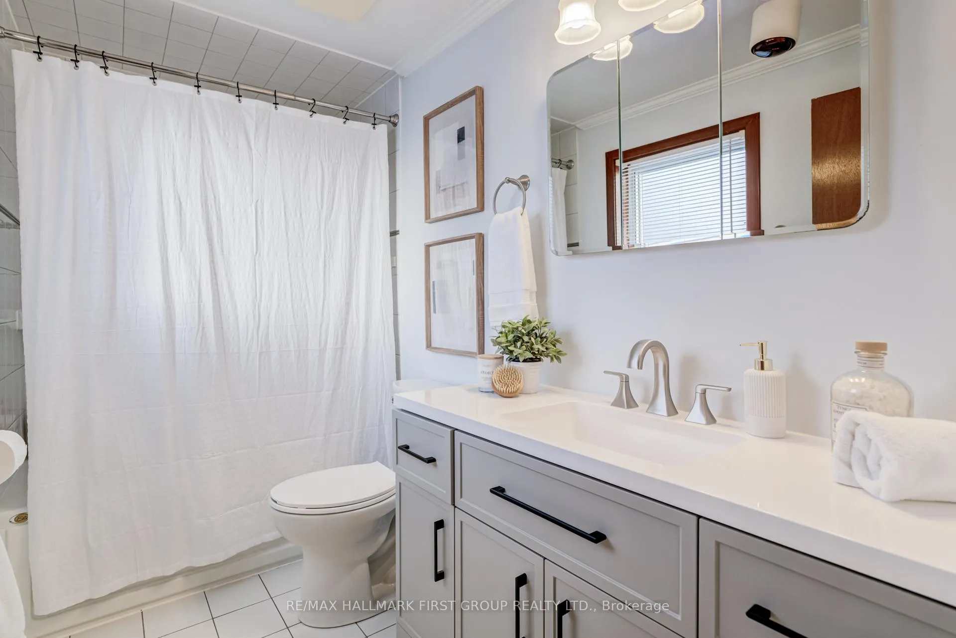 Photo 18 of 731 Breezy Drive, Pickering, West Shore — HOMEH