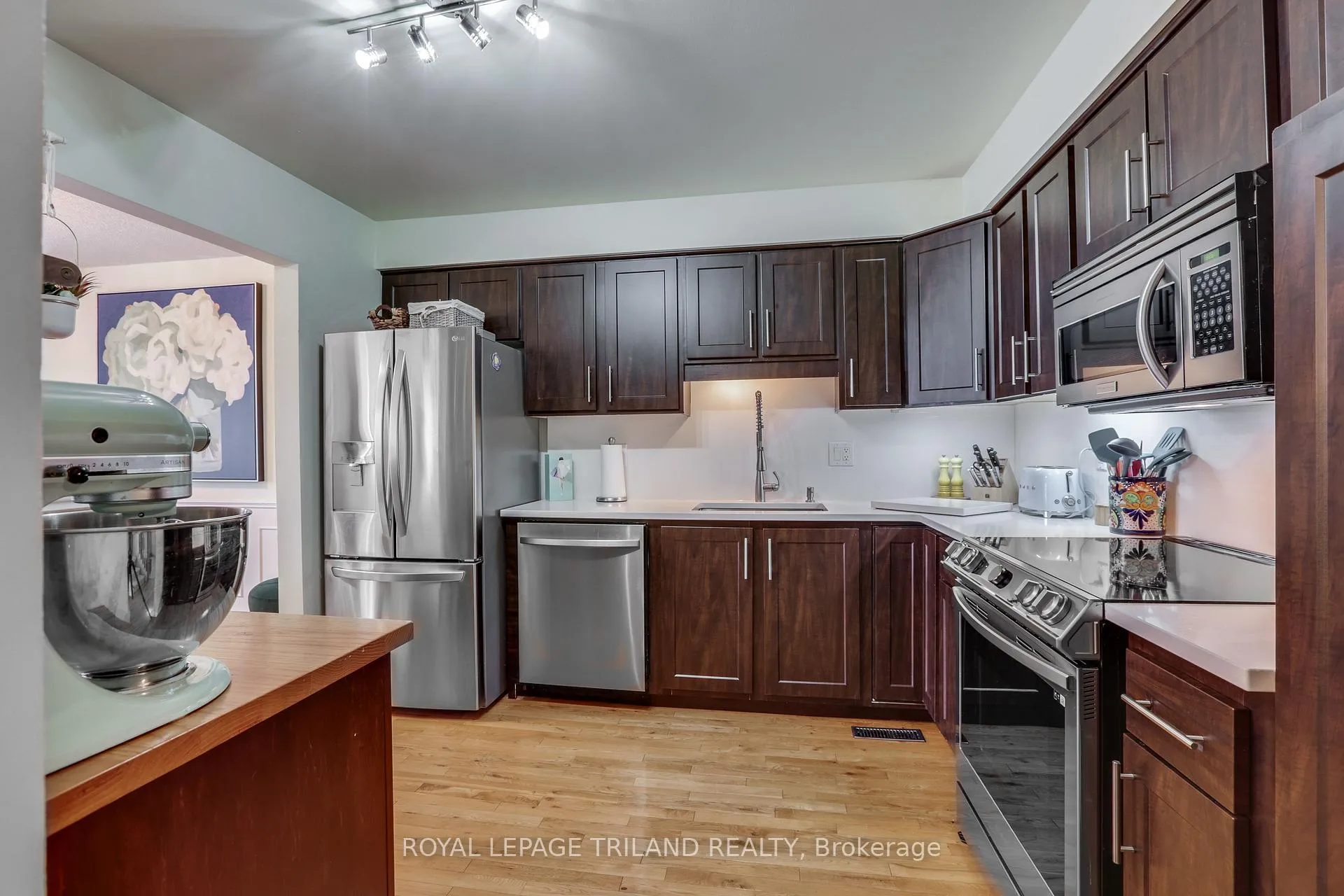 Photo 13 of Unit 17, 231 Windsor Avenue, London, South F — HOMEH