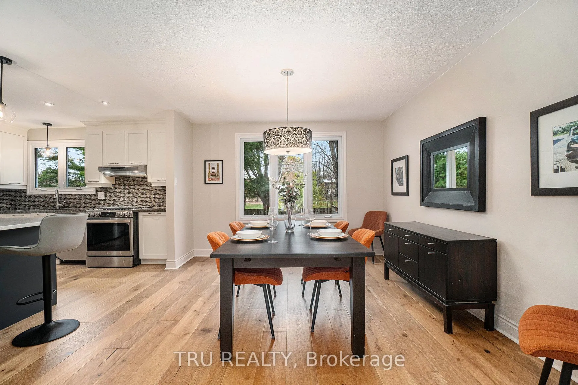 Photo 8 of 1719 Meadowview Crescent N, Ottawa, Convent Glen South — HOMEH
