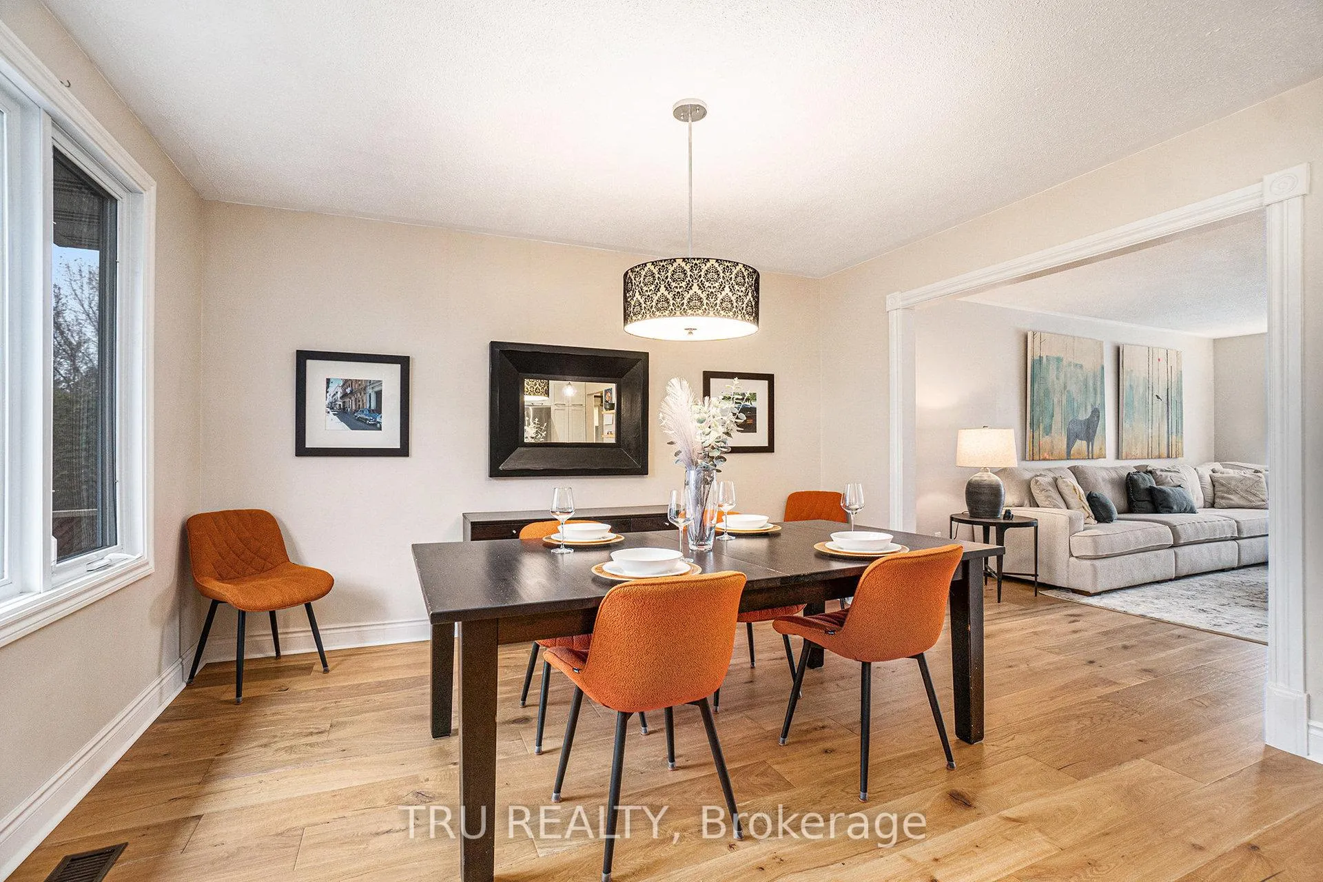 Photo 10 of 1719 Meadowview Crescent N, Ottawa, Convent Glen South — HOMEH