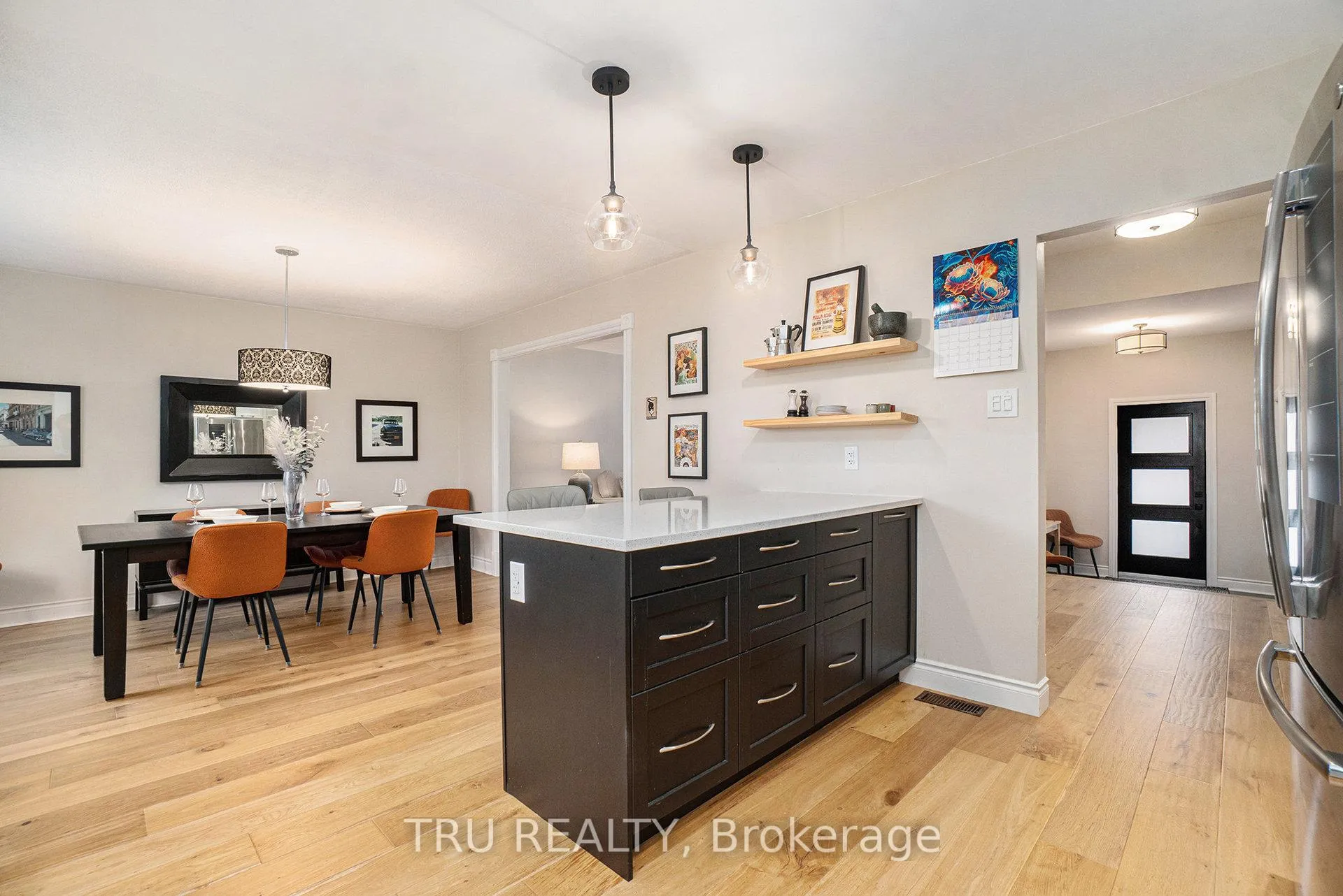 Photo 11 of 1719 Meadowview Crescent N, Ottawa, Convent Glen South — HOMEH