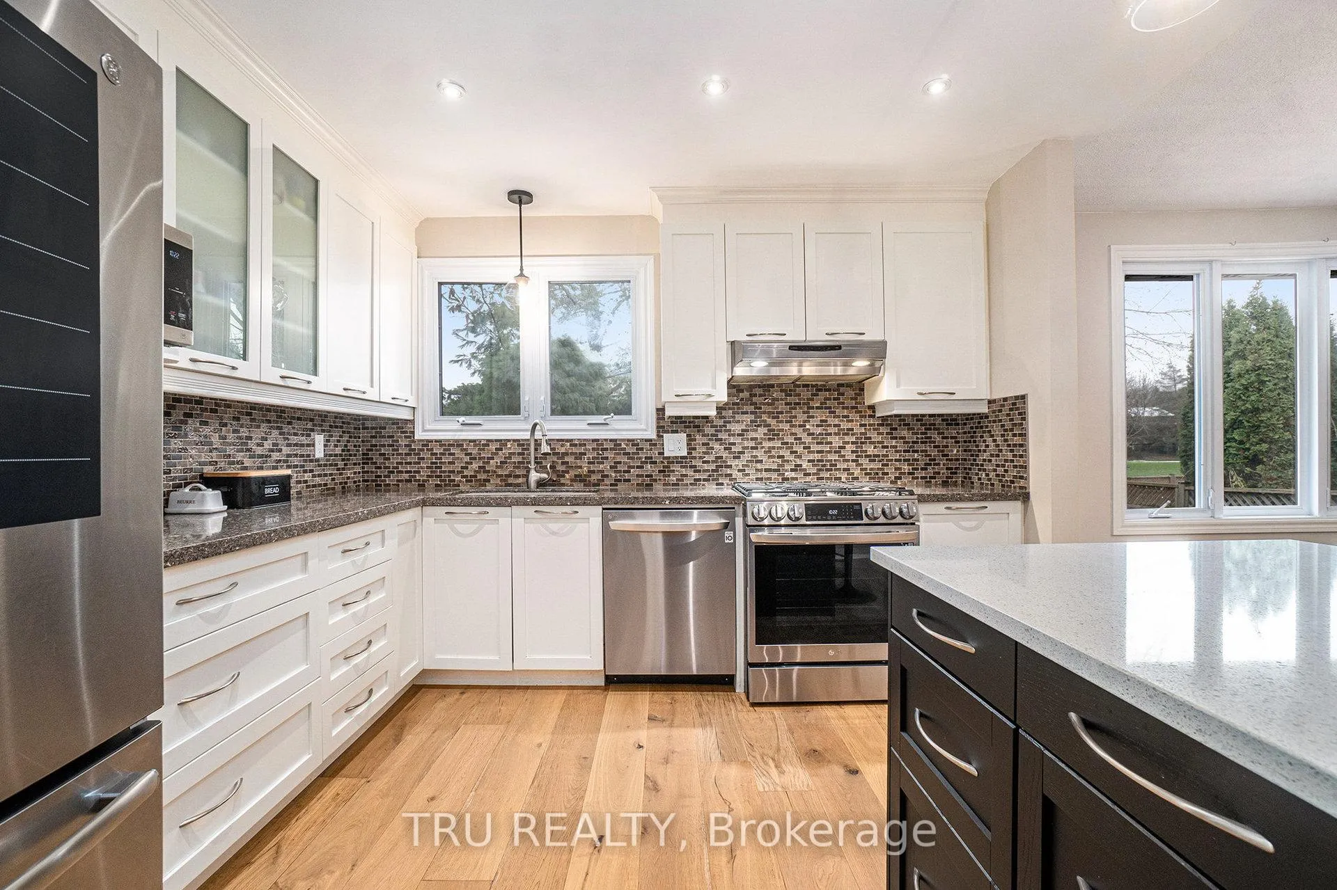 Photo 12 of 1719 Meadowview Crescent N, Ottawa, Convent Glen South — HOMEH