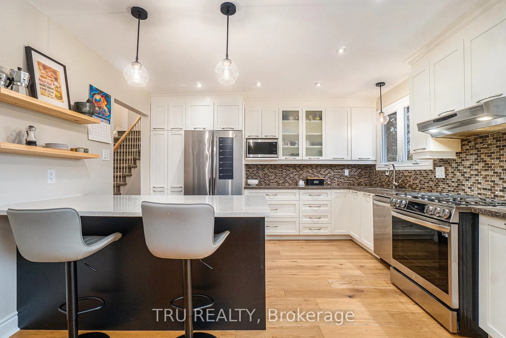 Photo 13 of 1719 Meadowview Crescent N, Ottawa, Convent Glen South — HOMEH
