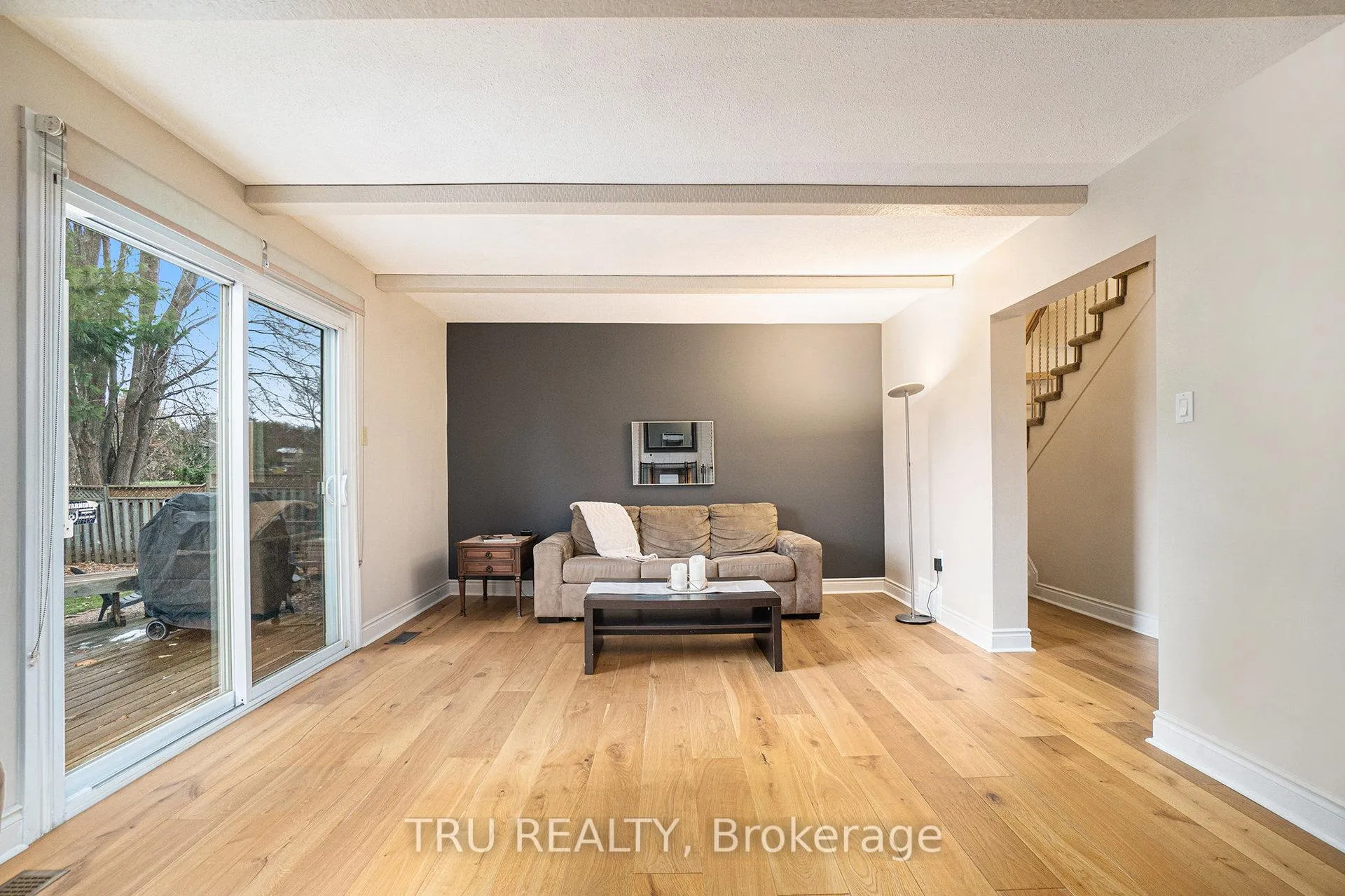 Photo 16 of 1719 Meadowview Crescent N, Ottawa, Convent Glen South — HOMEH