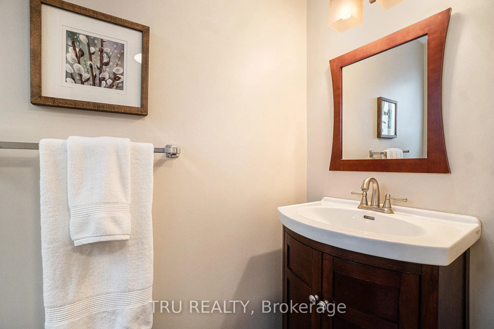 Photo 18 of 1719 Meadowview Crescent N, Ottawa, Convent Glen South — HOMEH