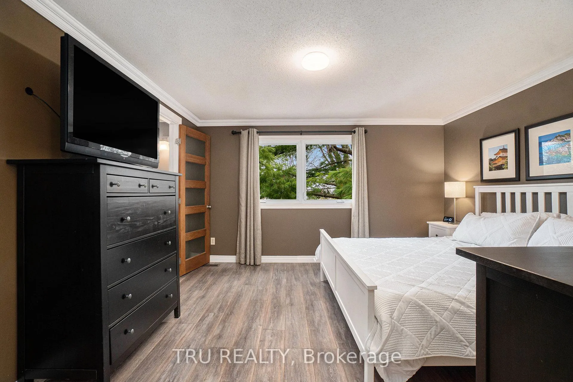 Photo 19 of 1719 Meadowview Crescent N, Ottawa, Convent Glen South — HOMEH