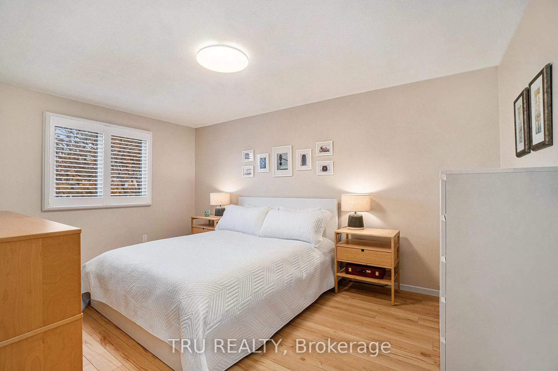 Photo 23 of 1719 Meadowview Crescent N, Ottawa, Convent Glen South — HOMEH