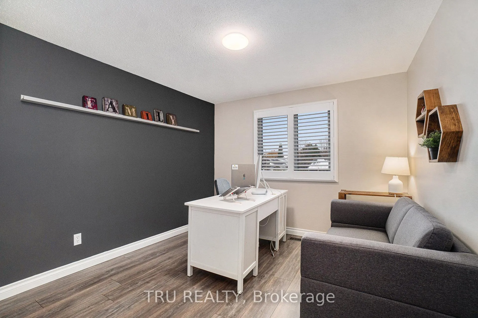 Photo 24 of 1719 Meadowview Crescent N, Ottawa, Convent Glen South — HOMEH