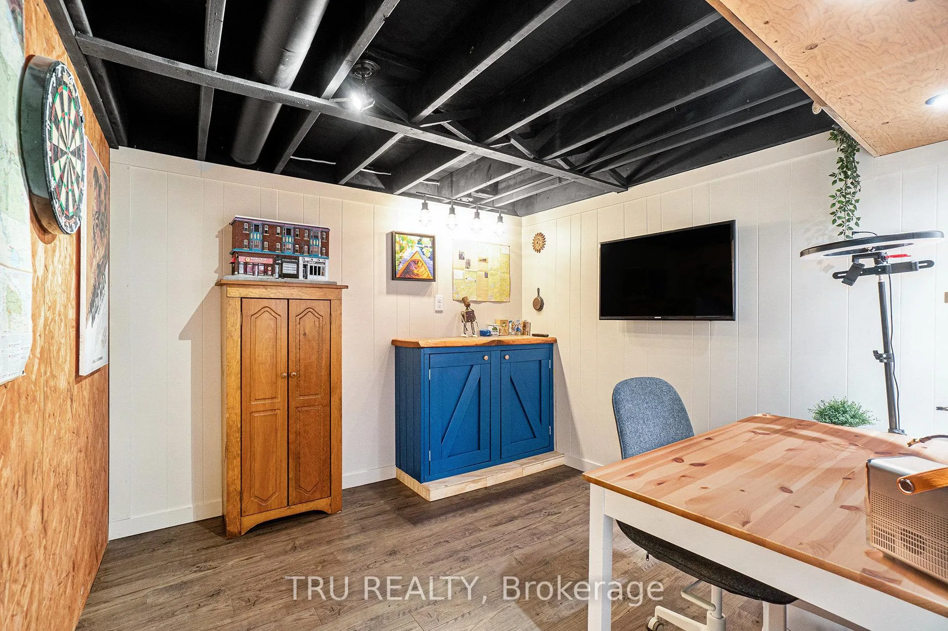 Photo 29 of 1719 Meadowview Crescent N, Ottawa, Convent Glen South — HOMEH