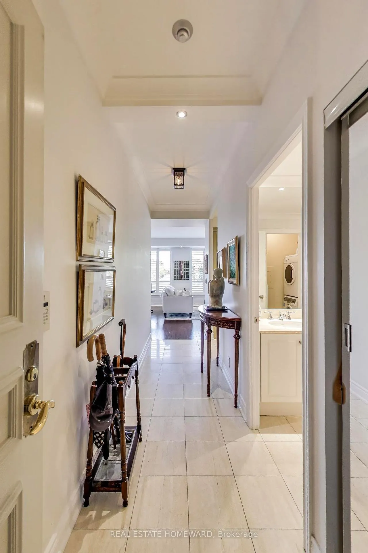 Photo 4 of Unit 403, 2 Roxborough Street E, Toronto, Rosedale-Moore Park — HOMEH