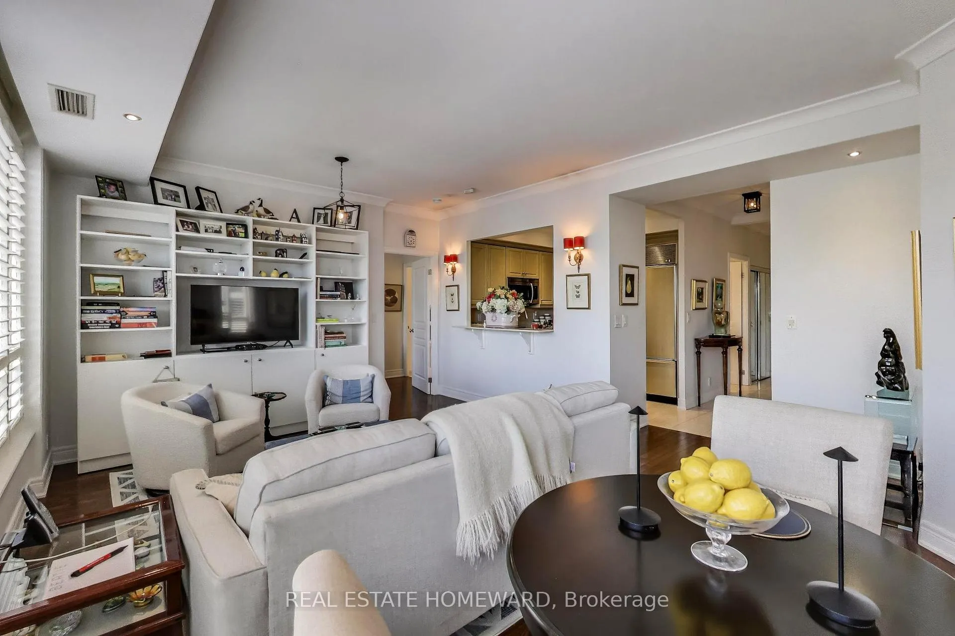 Photo 5 of Unit 403, 2 Roxborough Street E, Toronto, Rosedale-Moore Park — HOMEH