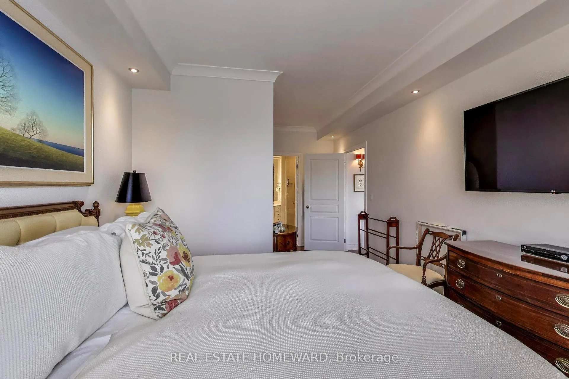 Photo 13 of Unit 403, 2 Roxborough Street E, Toronto, Rosedale-Moore Park — HOMEH