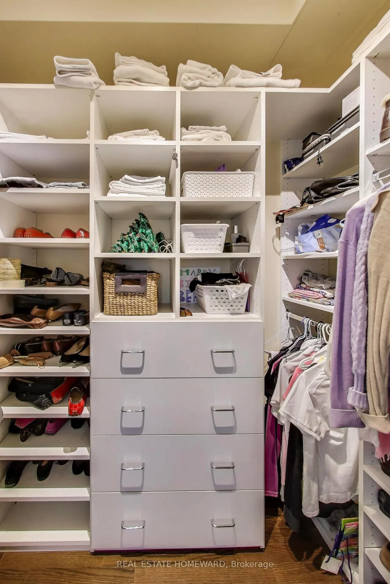 Photo 15 of Unit 403, 2 Roxborough Street E, Toronto, Rosedale-Moore Park — HOMEH