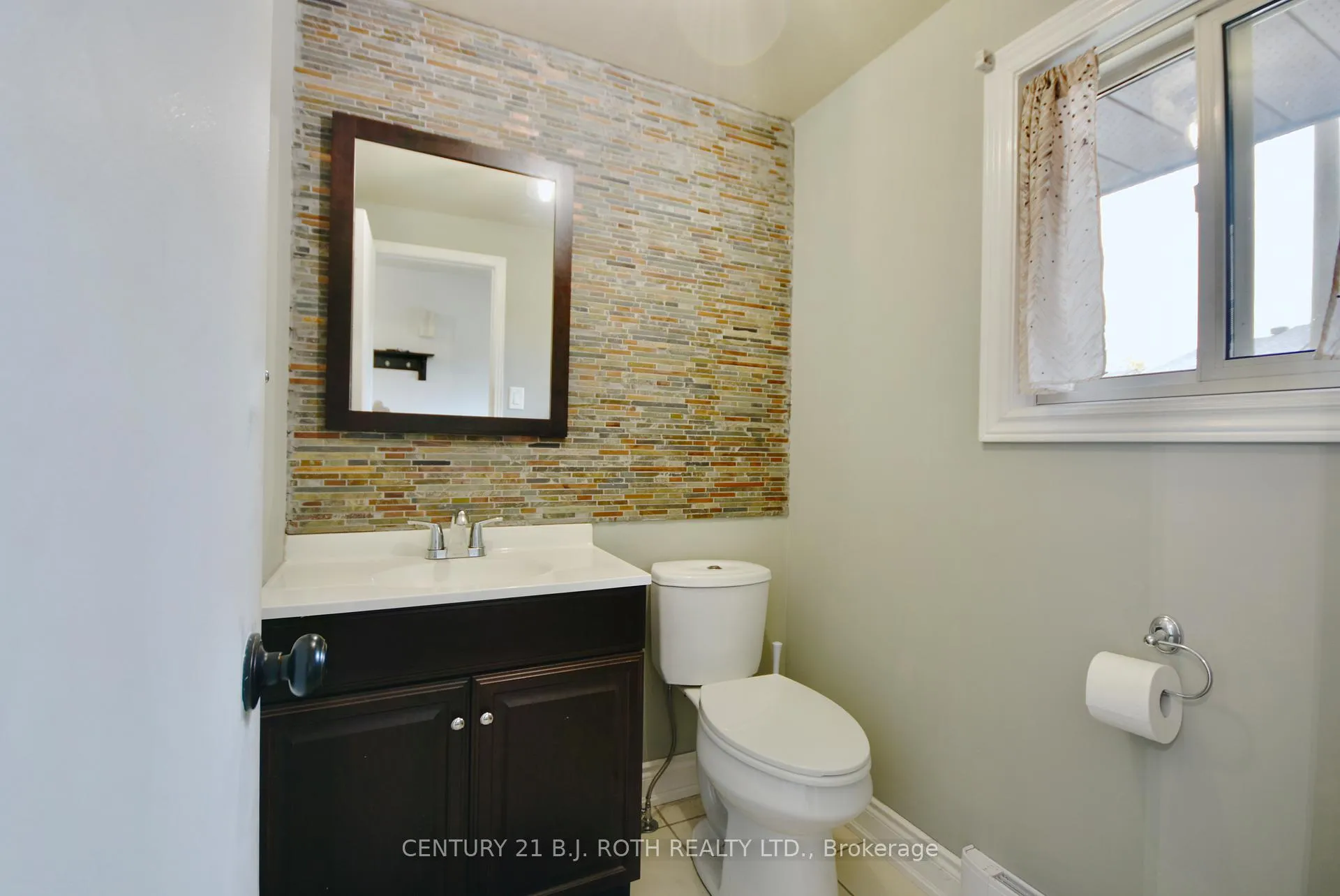 Photo 3 of 11 Pheasant Trail, Barrie, Ardagh — HOMEH