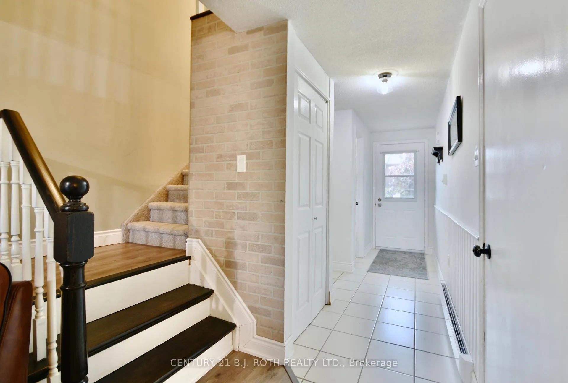 Photo 12 of 11 Pheasant Trail, Barrie, Ardagh — HOMEH